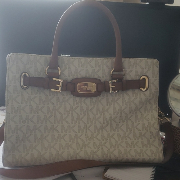 Michael Kors Handbags - Michael KORs Large Tote